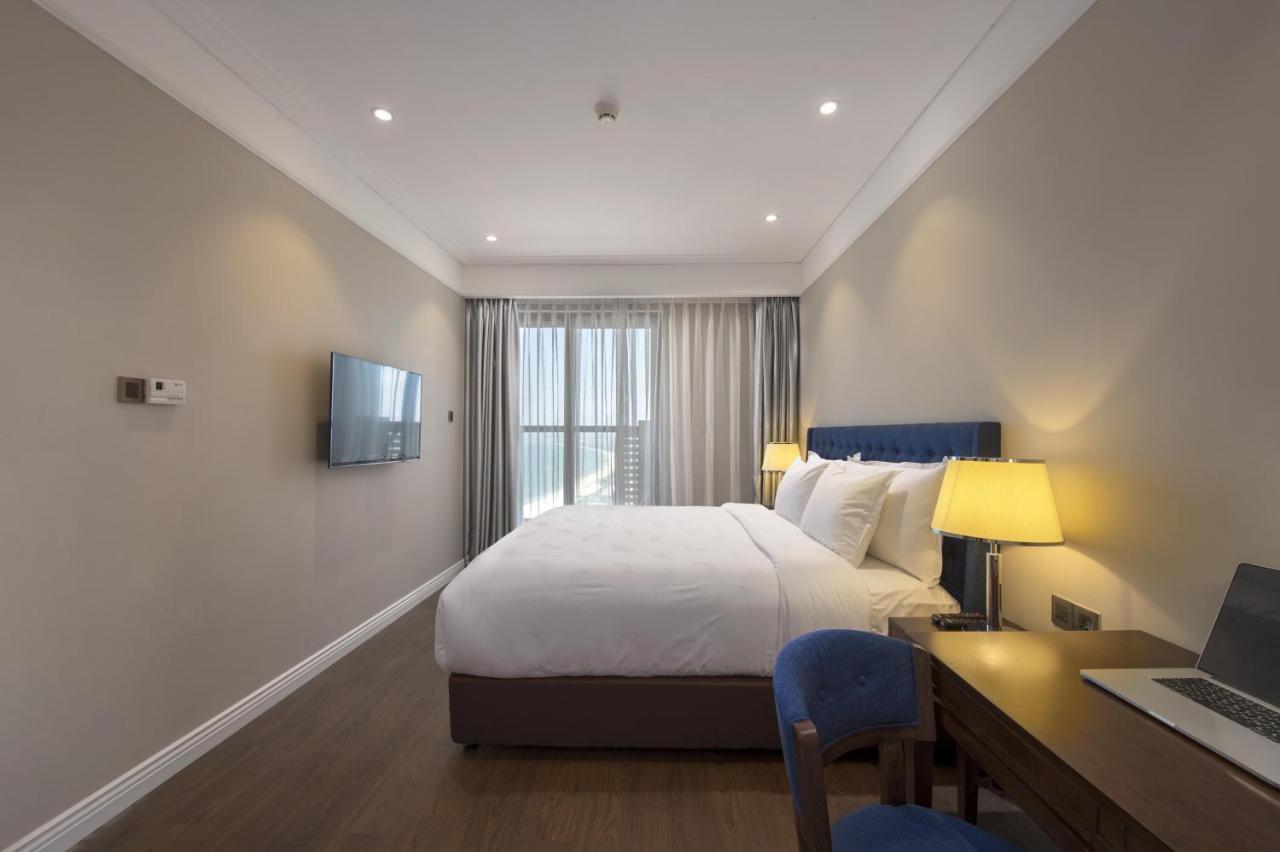 Luxury Apartment - Rooftop Swimming Pool - Beach Front - Hinata Apartment Da Nang Bagian luar foto