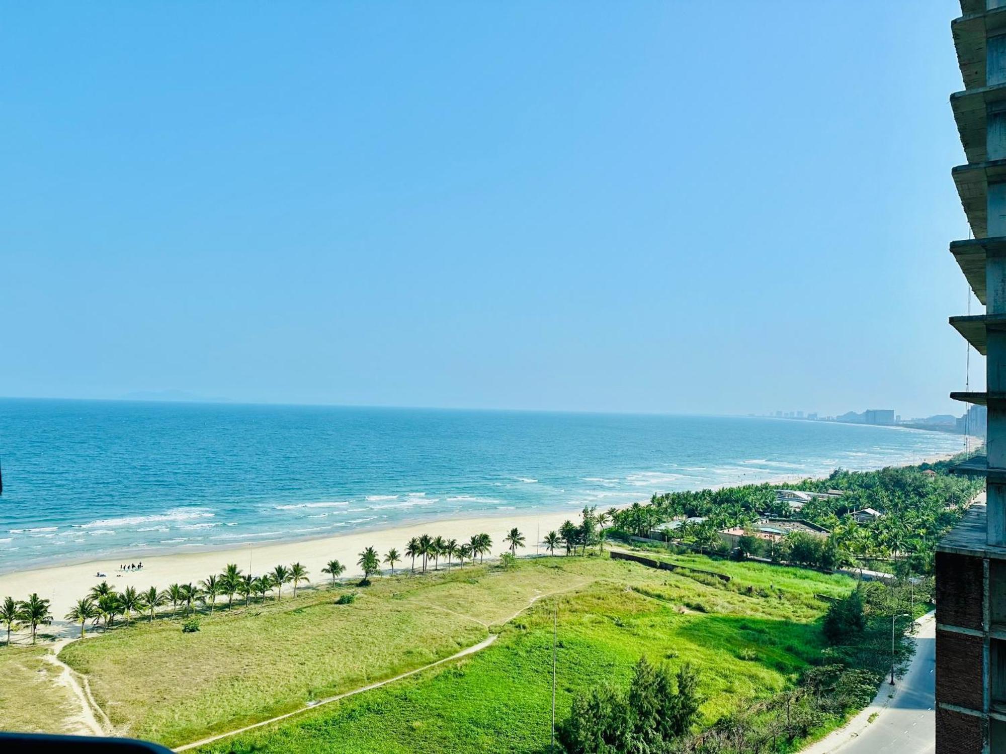 Luxury Apartment - Rooftop Swimming Pool - Beach Front - Hinata Apartment Da Nang Bagian luar foto