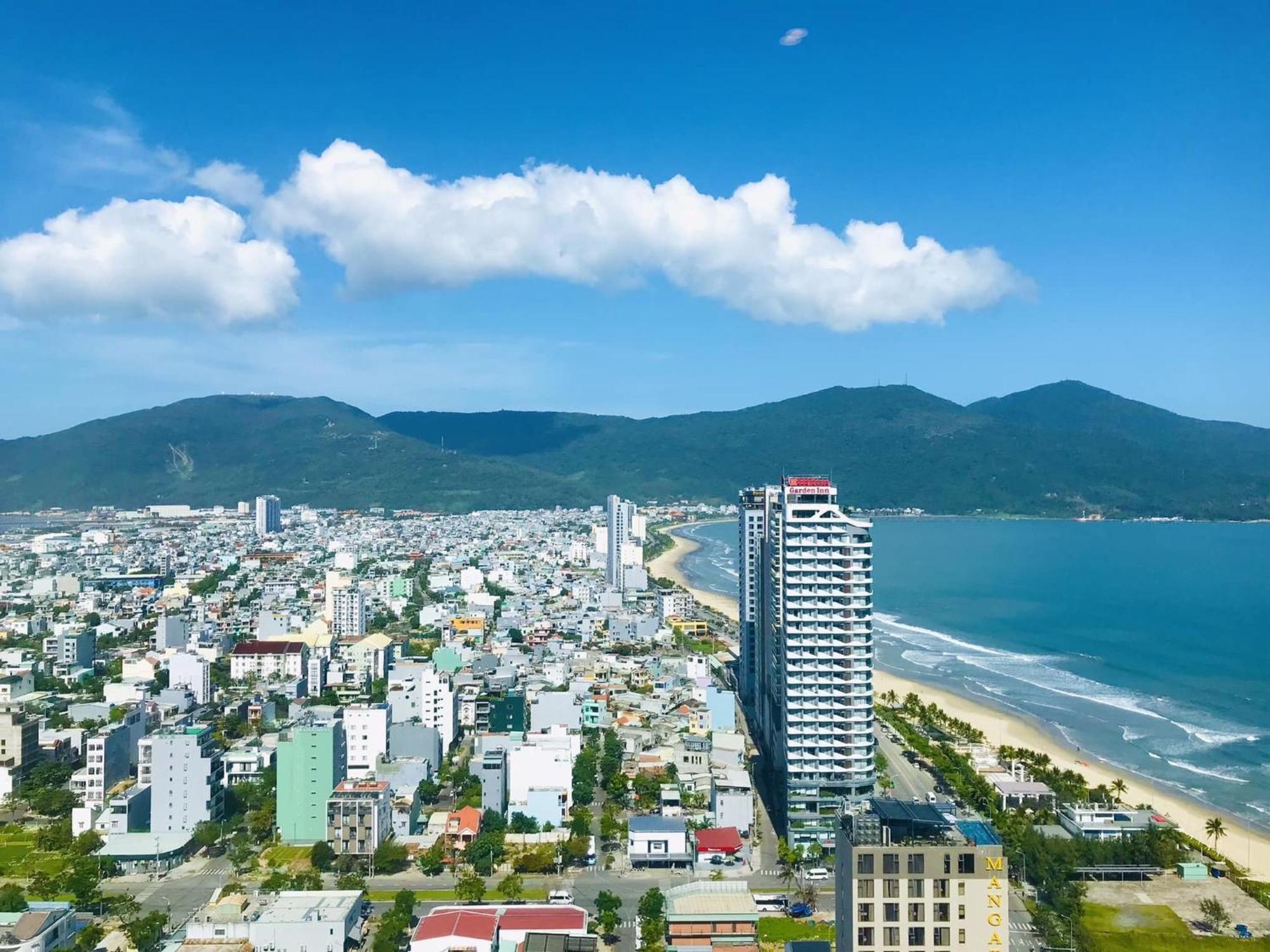 Luxury Apartment - Rooftop Swimming Pool - Beach Front - Hinata Apartment Da Nang Bagian luar foto