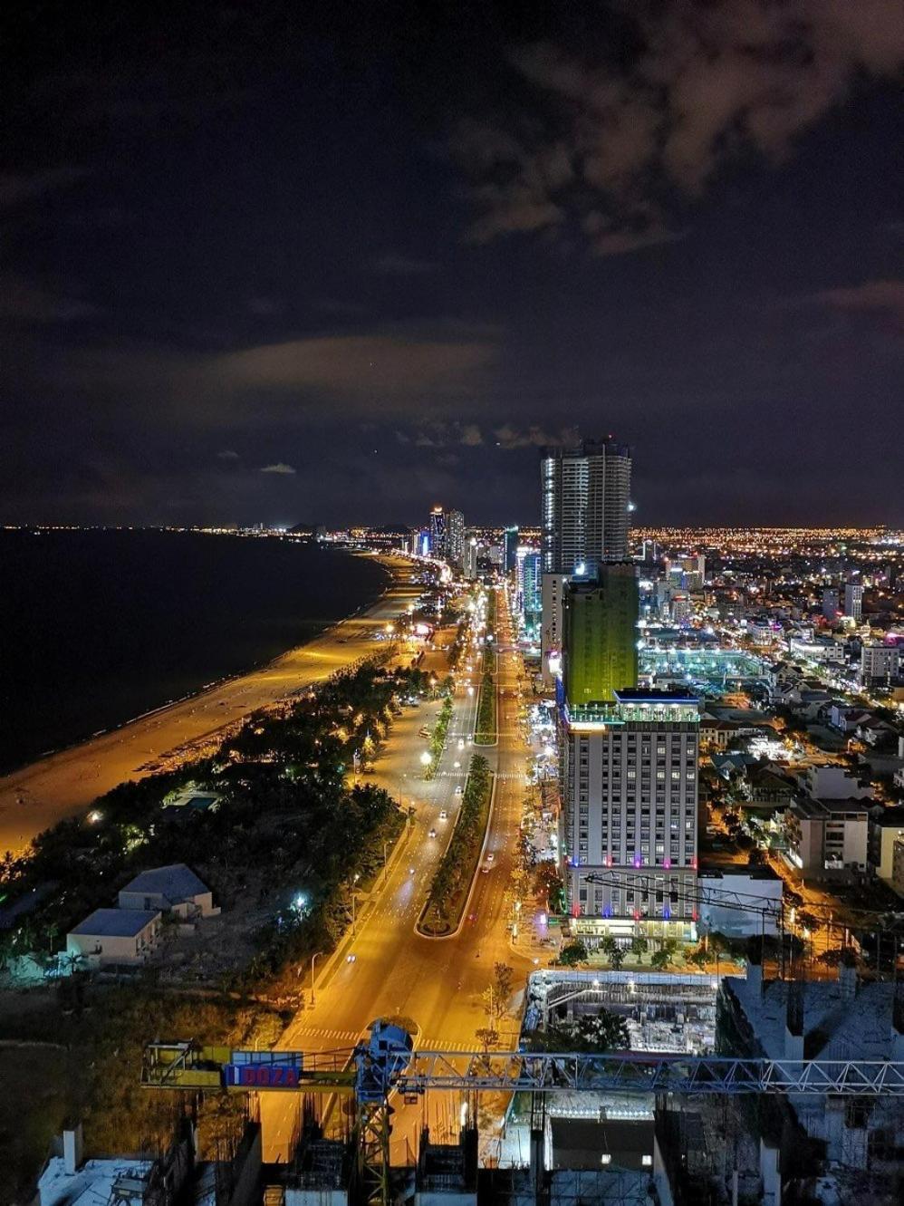Luxury Apartment - Rooftop Swimming Pool - Beach Front - Hinata Apartment Da Nang Bagian luar foto