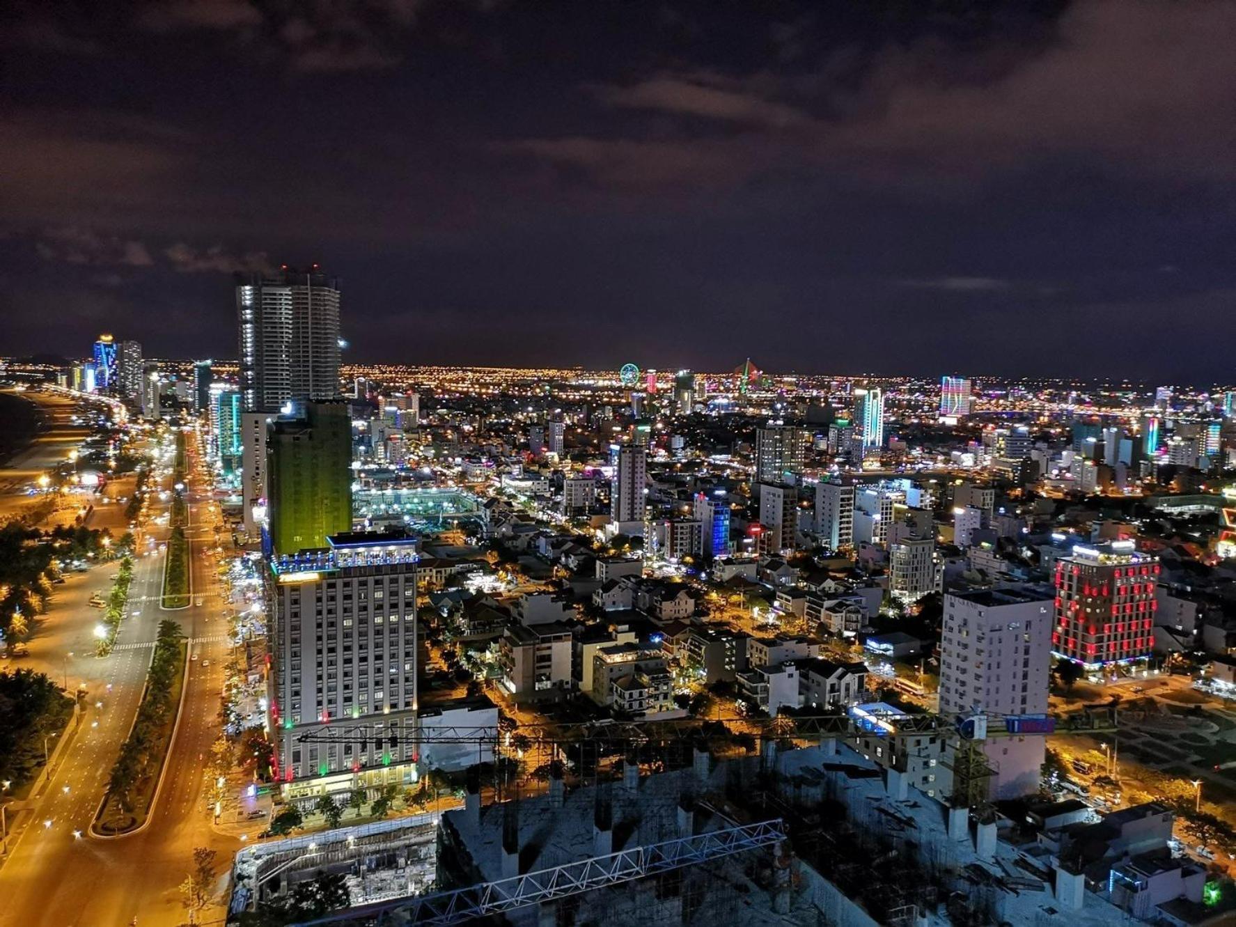 Luxury Apartment - Rooftop Swimming Pool - Beach Front - Hinata Apartment Da Nang Bagian luar foto