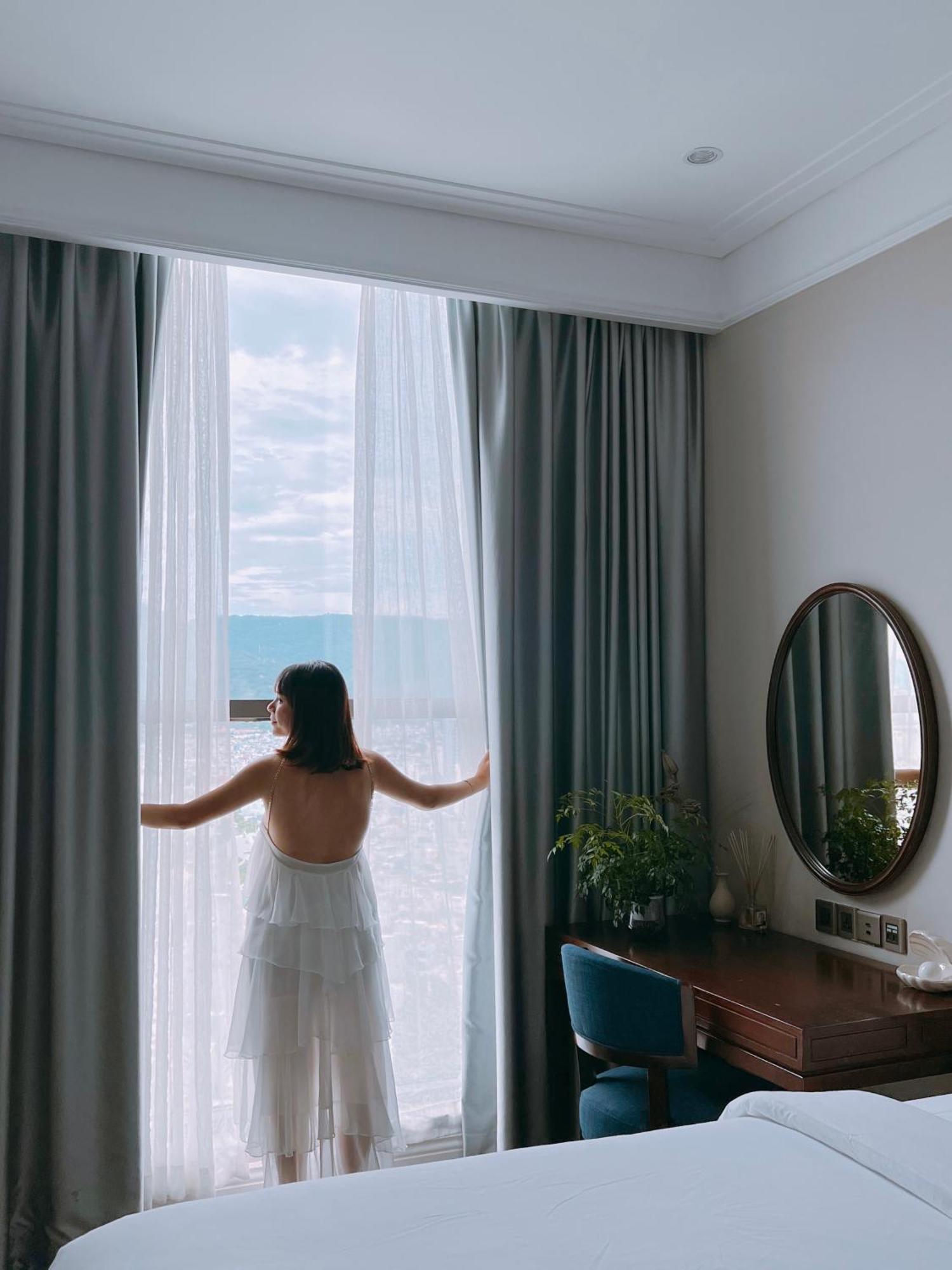 Luxury Apartment - Rooftop Swimming Pool - Beach Front - Hinata Apartment Da Nang Bagian luar foto